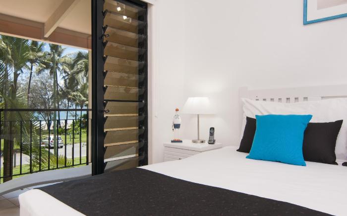 By The Sea Port Douglas Apartments