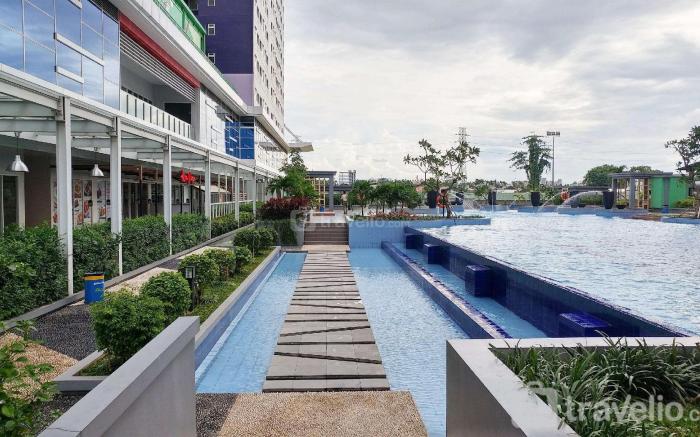 Studio with Access to Mall Green Pramuka Travelio