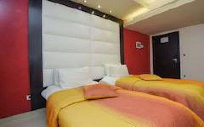 Hollywood Inn Hotel