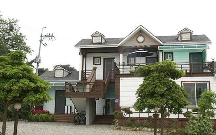 Anmyeondo Jeonyeok Noeul Pension