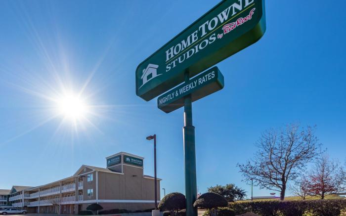 HomeTowne Studios Dallas - Mesquite