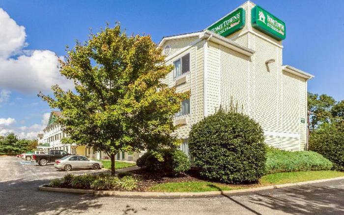 HomeTowne Studios Philadelphia - Maple Shade, NJ