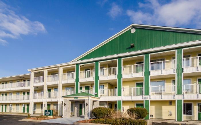 HomeTowne Studios Lake Charles - Sulphur