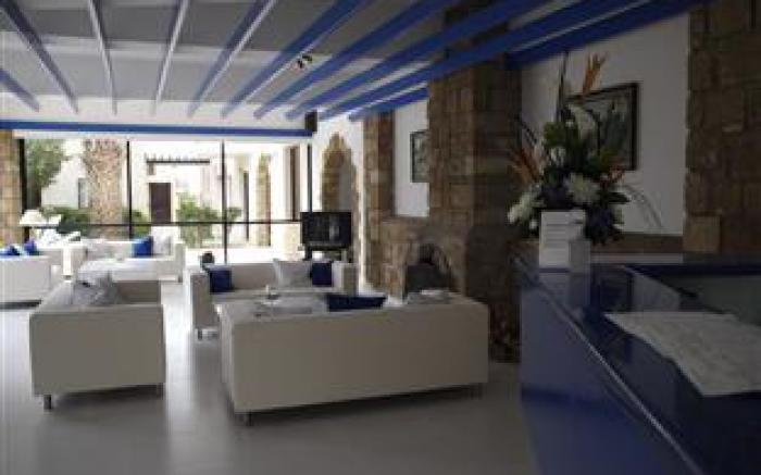 Hilltop Gardens Hotel Apartments