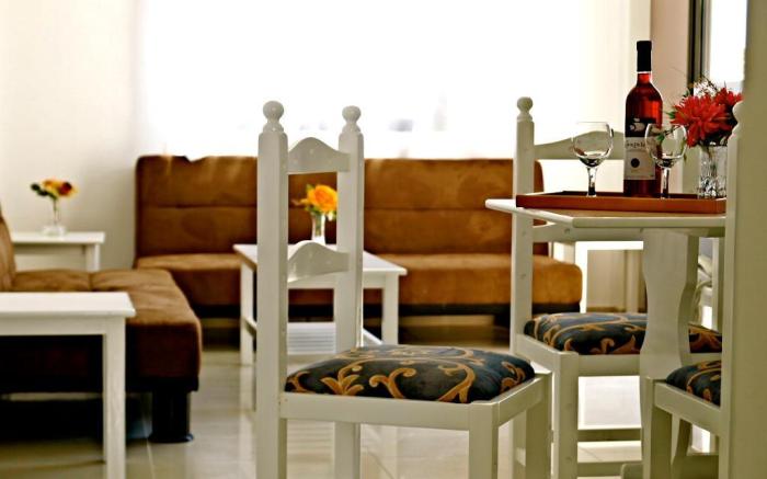Hilltop Gardens Hotel Apartments