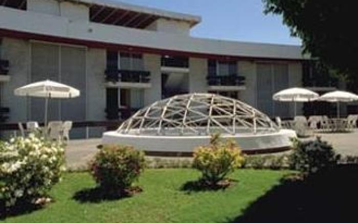Country Hotel & Suites