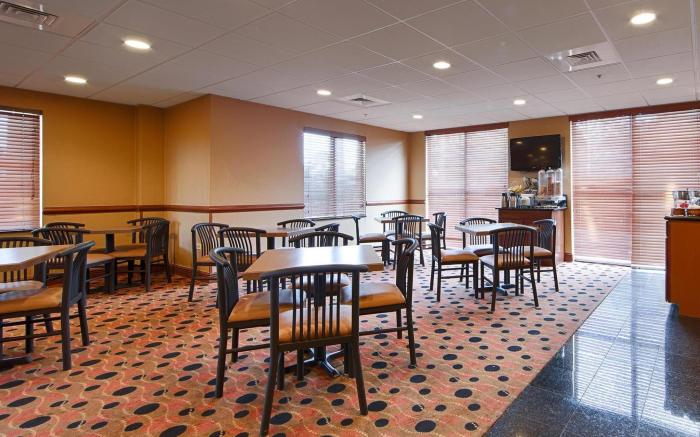 Days Inn & Suites by Wyndham Fort Pierce I-95