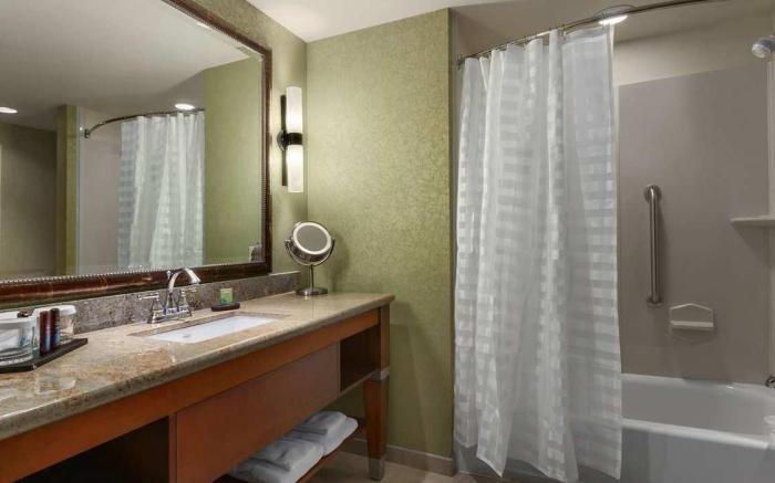 Embassy Suites by Hilton Omaha La Vista Hotel & Conference Center