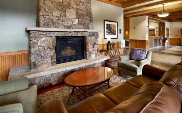 Zephyr Mountain Lodge