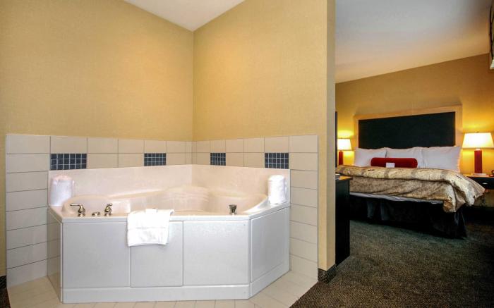 Cambria Hotel Akron - Canton Airport