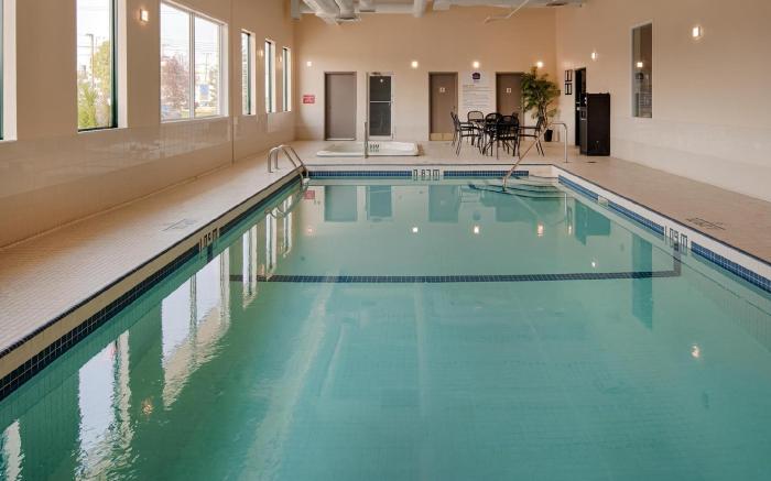 Best Western Plus Winnipeg Airport Hotel
