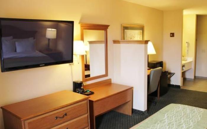 Comfort Inn & Suites St. Louis - Chesterfield
