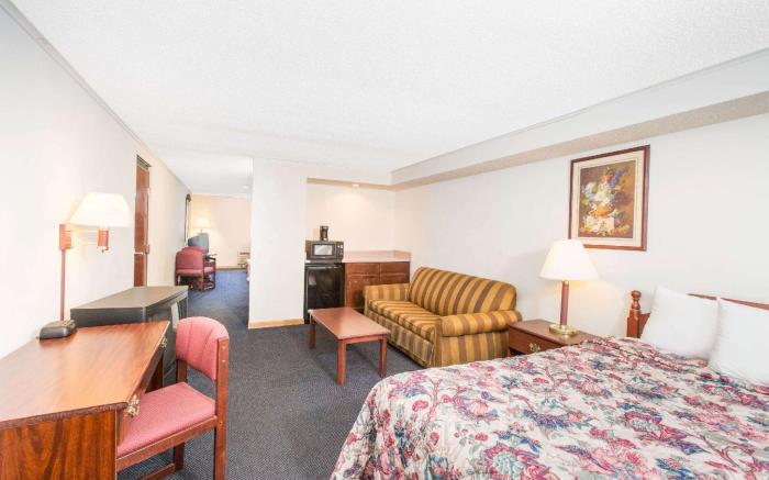 Days Inn by Wyndham Effingham