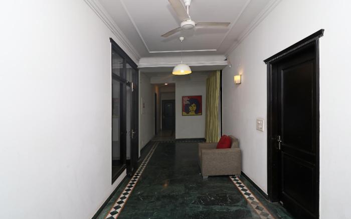 Hotel O A K Hotel