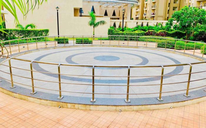 The Golden Square  ★★★★★ near India Expo Mart
