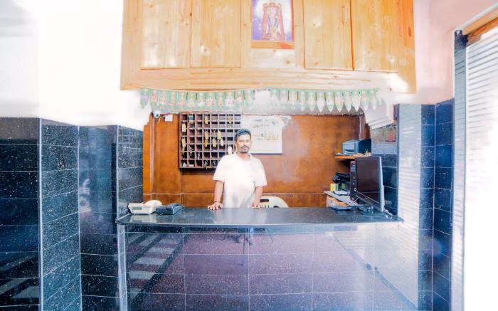 Hotel O Sree Radha Lodge Near Snow World