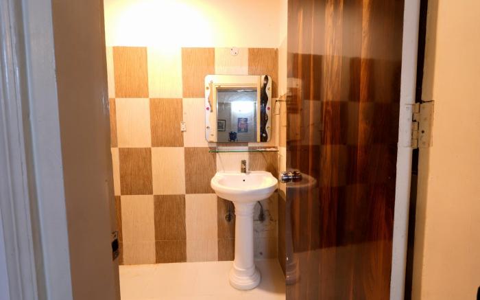Hotel Oppera Mahipalpur - New Delhi 