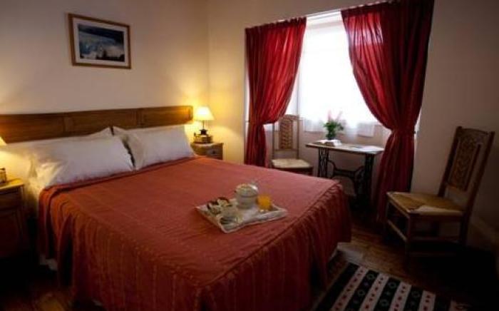 Hosteria Cauquenes De Nimez