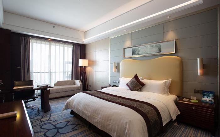 Bairun Zhenjiang International Hotel