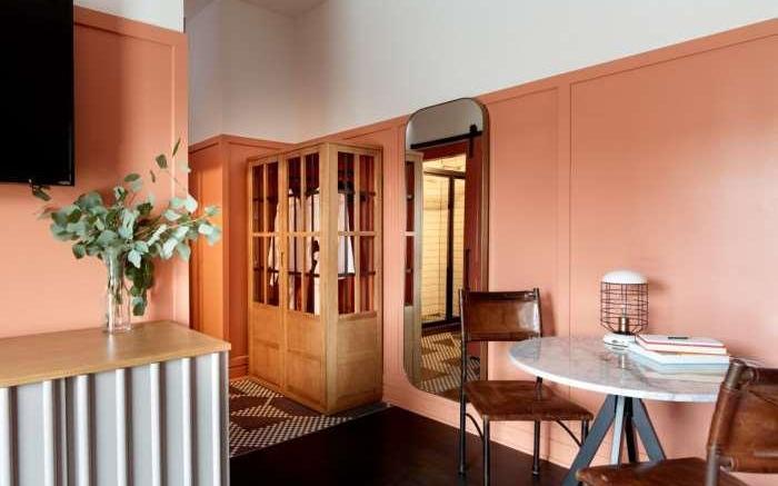 THE CHICAGO HOTEL COLLECTION WRIGLEYVILLE