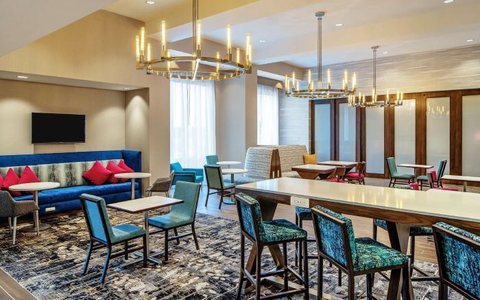 Hampton Inn & Suites Raleigh Midtown, NC