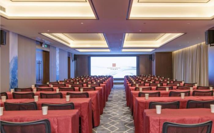 Echeng Hotel Nanning Huqiu Metro Station