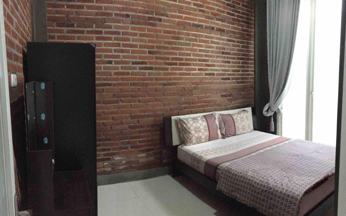 Thon’s House Near Malang City Station