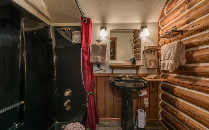 The Davies Family Inn - Adults Only