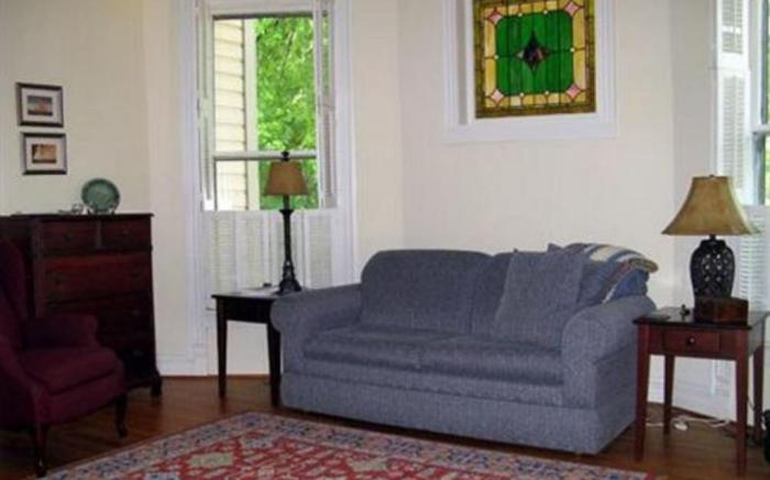 Charles Bass House Bed & Breakfast