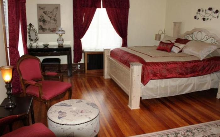 Walton Manor Inn Bed & Breakfast
