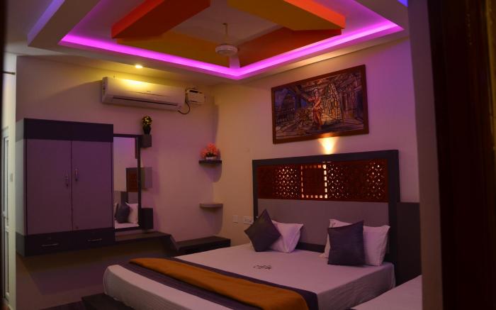 Hotel Panchavarnaa