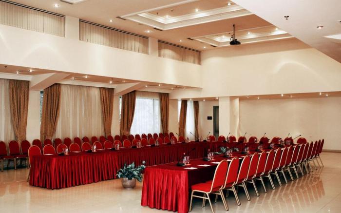Ani Plaza Hotel