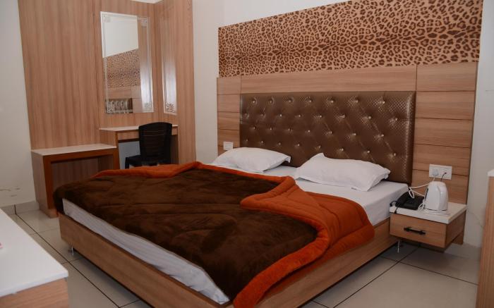 HOTEL ROBIN INN