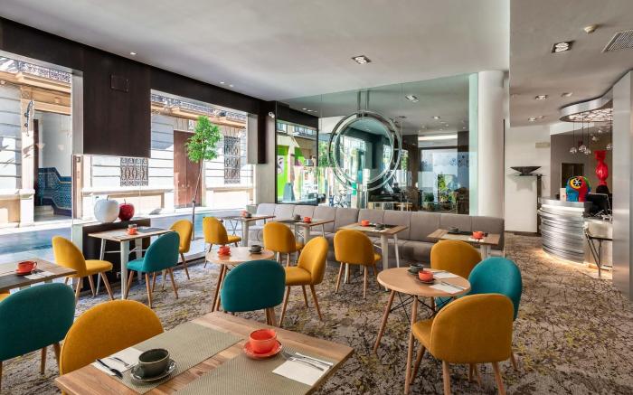Mariposa Hotel