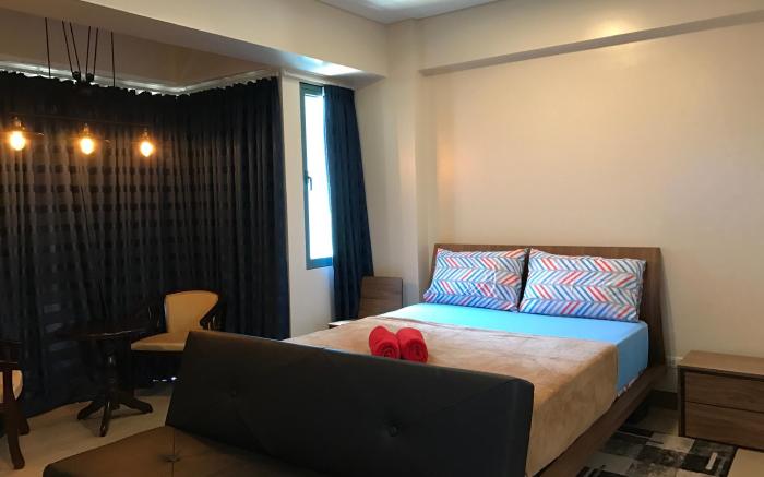 Studio Condo Across Airport (Two Palmtree Villas)