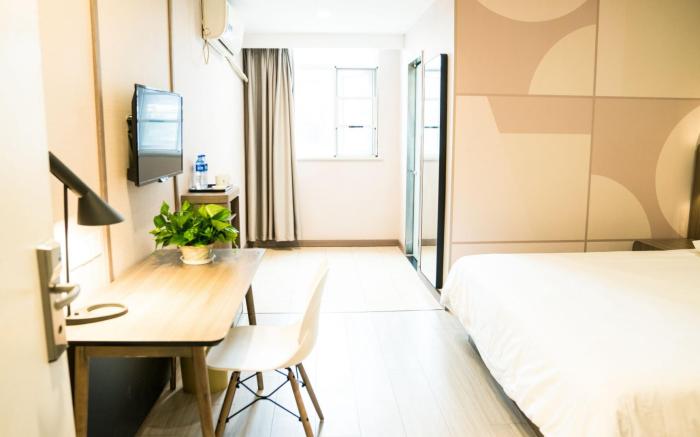 Hanting Hotel Nanchang Honggutan Cuiyuan Road Metro Station 1st Branch