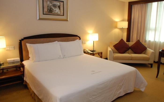 Grand Land Hotel