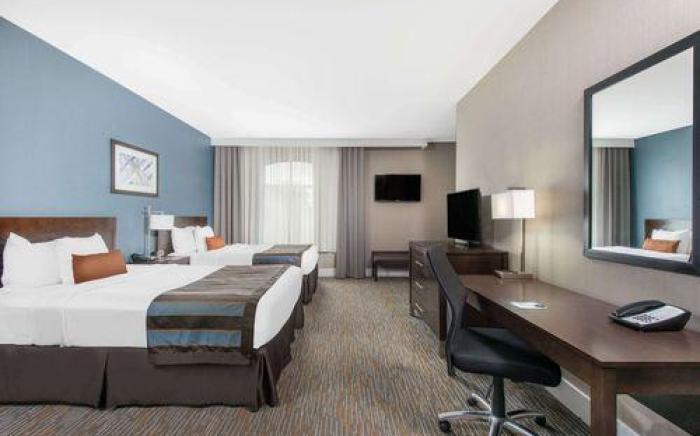 Super 8 by Wyndham Phoenix West
