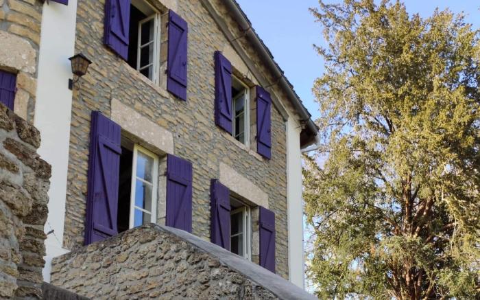 Les Volets Violets