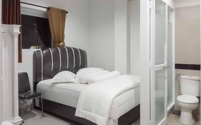 Reddoorz Plus near Palembang Airport 3