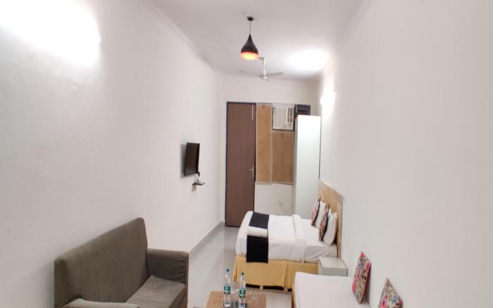 GoBravo Dev Palace & Studio Apartments
