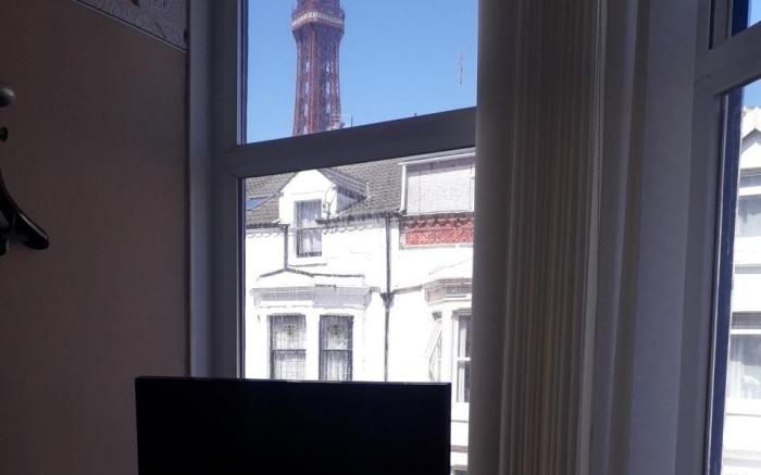 Belroy Hotel