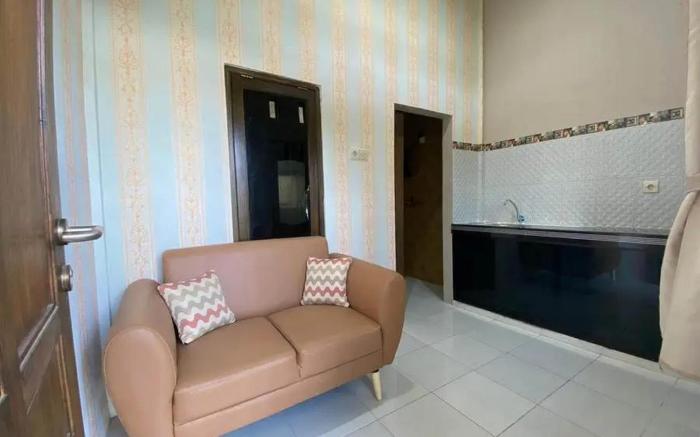 RedDoorz near Mojokerto Train Station