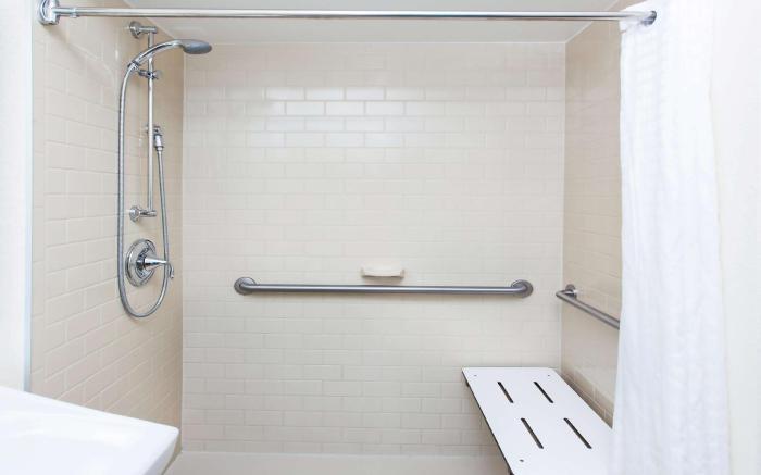 Sonesta Simply Suites Detroit Warren