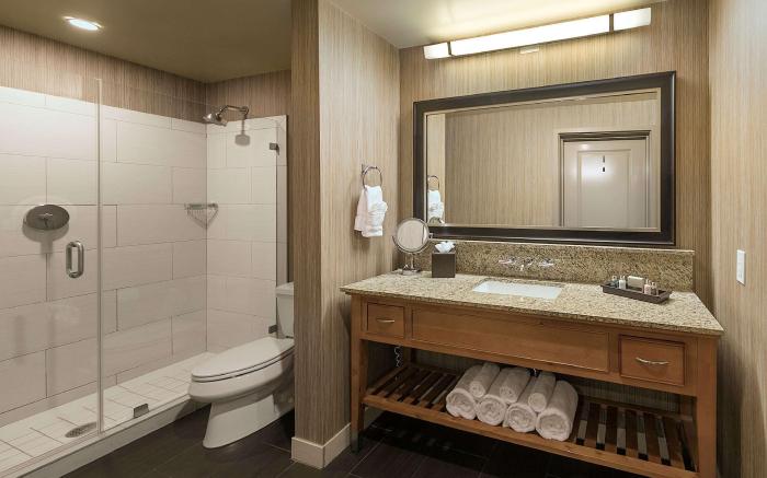 Jamaica Bay Inn Marina Del Rey, Tapestry Collection by Hilton