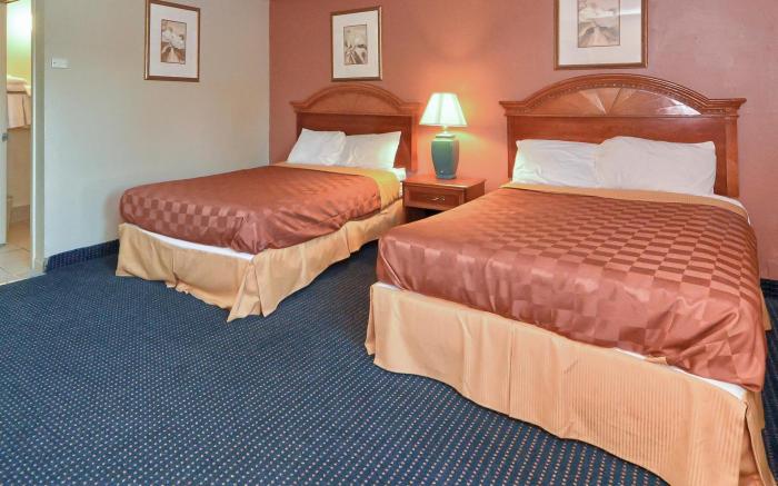 Red Carpet Inn-Stamford