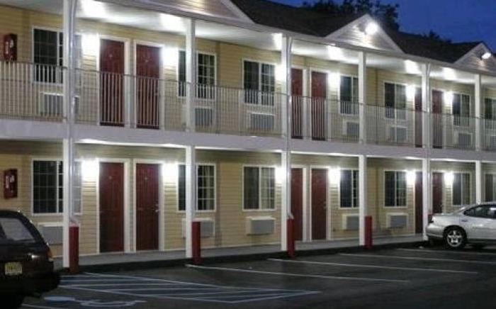 Atrium Inn & Suites