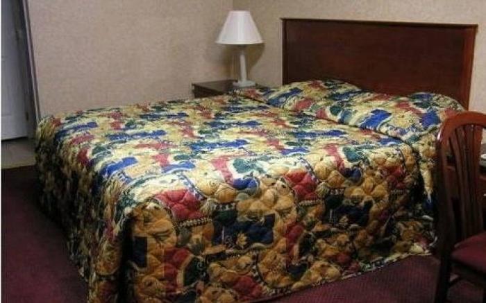 Atrium Inn & Suites