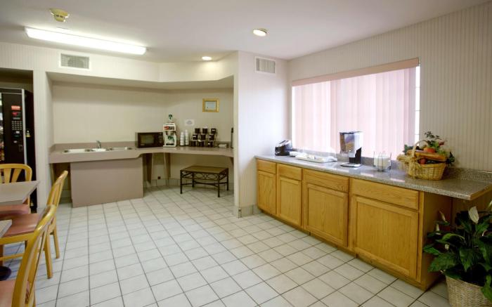 Americas Best Value Inn Addison Dallas