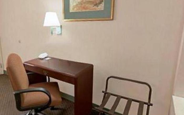 Best Western Inn and Suites of Macon